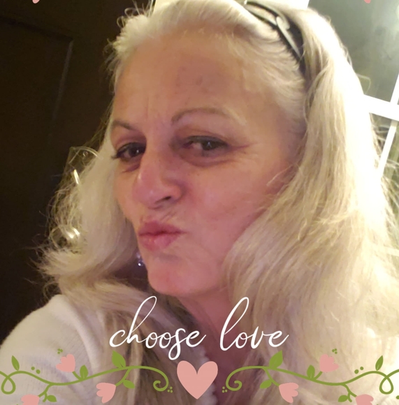 Poshmark profile picture for @fanciful